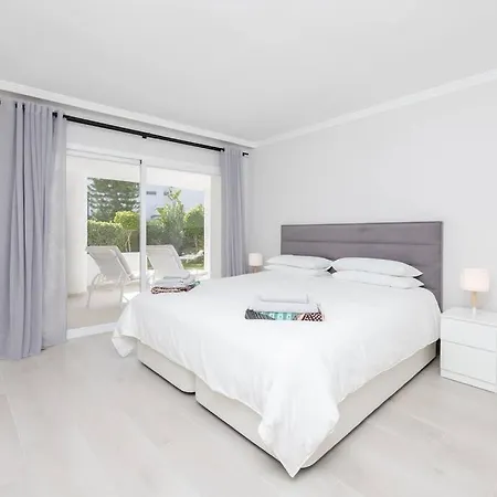 Amazing 4 Bed Beachfront Dominion Rdr358 アパート エステポナ