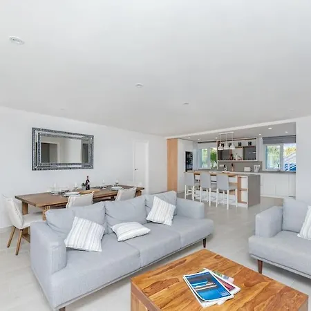 Amazing 4 Bed Beachfront Dominion Rdr358 アパート *