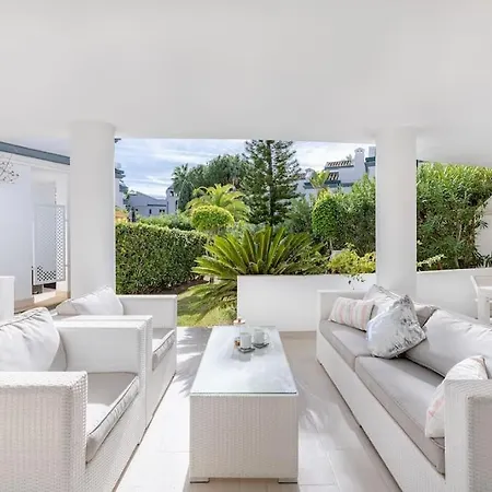 Amazing 4 Bed Beachfront Dominion Rdr358 エステポナ