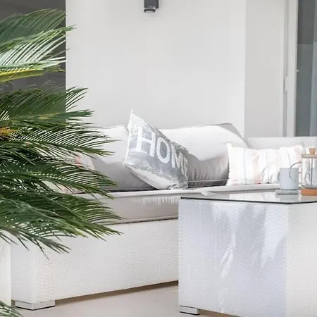 Amazing 4 Bed Beachfront Dominion Rdr358 アパート エステポナ