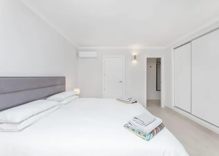 Apartment Amazing 4 Bed Beachfront Dominion Rdr358 *
