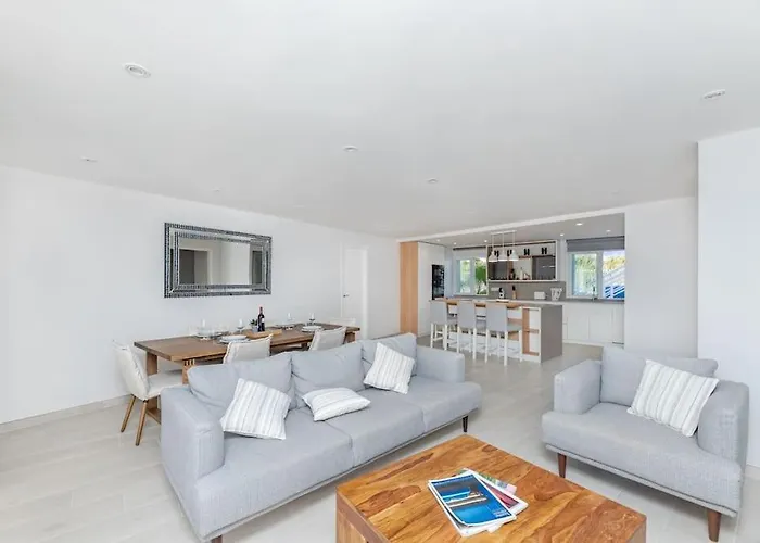 Amazing 4 Bed Beachfront Dominion Rdr358 Apartment *