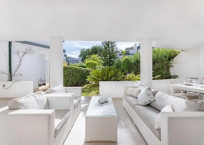 Amazing 4 Bed Beachfront Dominion Rdr358 Estepona